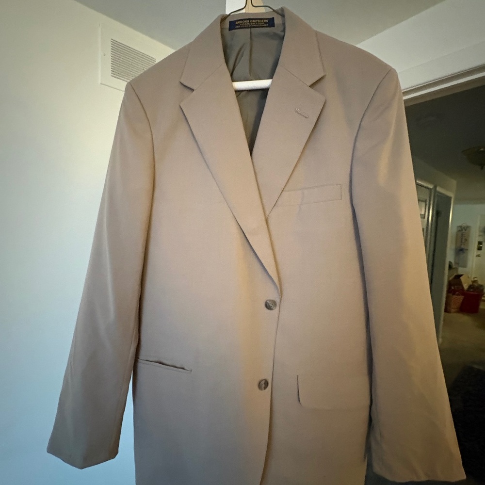 Brooks Brothers Beige Two-Button Notch Lapel Suit Jacket Imported Fabric Men